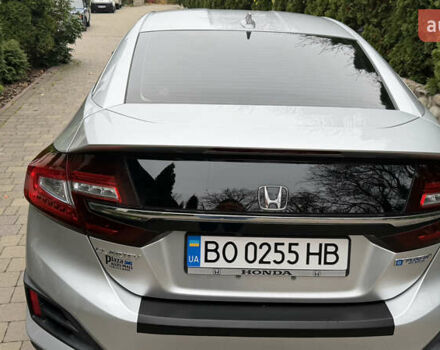 Сірий Хонда Клериті, об'ємом двигуна 1.5 л та пробігом 67 тис. км за 19000 $, фото 21 на Automoto.ua