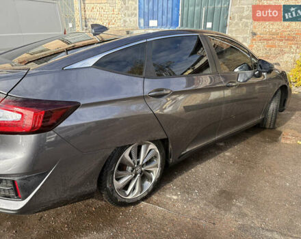 Серый Хонда Клерити, объемом двигателя 1.5 л и пробегом 160 тыс. км за 18555 $, фото 2 на Automoto.ua