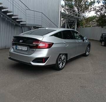 Серый Хонда Клерити, объемом двигателя 1.5 л и пробегом 208 тыс. км за 15100 $, фото 5 на Automoto.ua