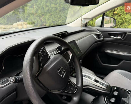 Сірий Хонда Клериті, об'ємом двигуна 1.5 л та пробігом 67 тис. км за 19000 $, фото 34 на Automoto.ua