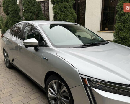 Сірий Хонда Клериті, об'ємом двигуна 1.5 л та пробігом 67 тис. км за 19000 $, фото 28 на Automoto.ua