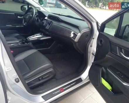 Сірий Хонда Клериті, об'ємом двигуна 1.5 л та пробігом 130 тис. км за 19800 $, фото 19 на Automoto.ua