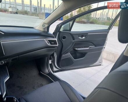 Серый Хонда Клерити, объемом двигателя 1.5 л и пробегом 62 тыс. км за 18900 $, фото 19 на Automoto.ua