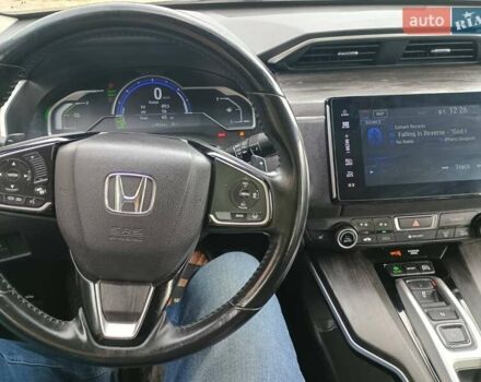 Серый Хонда Клерити, объемом двигателя 1.5 л и пробегом 200 тыс. км за 17800 $, фото 3 на Automoto.ua