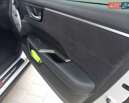 Сірий Хонда Клериті, об'ємом двигуна 1.5 л та пробігом 130 тис. км за 19800 $, фото 20 на Automoto.ua