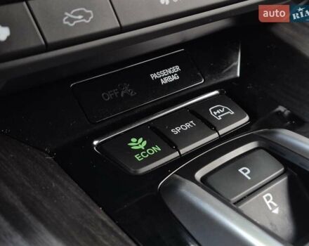 Серый Хонда Клерити, объемом двигателя 1.5 л и пробегом 27 тыс. км за 20900 $, фото 23 на Automoto.ua