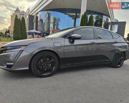 Серый Хонда Клерити, объемом двигателя 1.5 л и пробегом 169 тыс. км за 18900 $, фото 1 на Automoto.ua