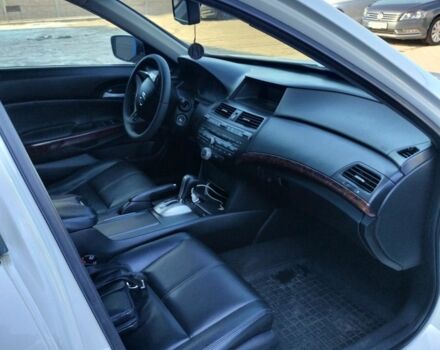 Білий Хонда Кросстур, об'ємом двигуна 2.4 л та пробігом 208 тис. км за 11600 $, фото 7 на Automoto.ua