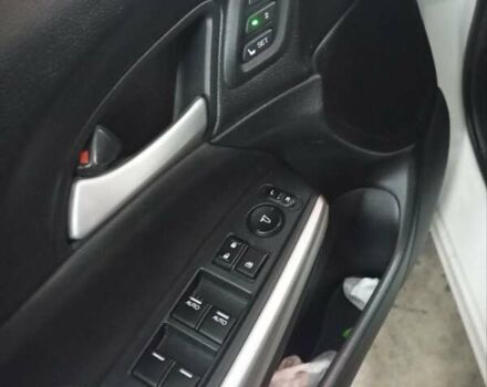 Белый Хонда Кросстур, объемом двигателя 2.4 л и пробегом 204 тыс. км за 11100 $, фото 13 на Automoto.ua