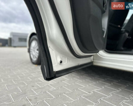 Білий Хонда Кросстур, об'ємом двигуна 2.35 л та пробігом 294 тис. км за 12950 $, фото 72 на Automoto.ua