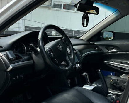 Белый Хонда Кросстур, объемом двигателя 2.4 л и пробегом 340 тыс. км за 12300 $, фото 13 на Automoto.ua