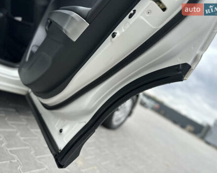 Білий Хонда Кросстур, об'ємом двигуна 2.35 л та пробігом 294 тис. км за 12950 $, фото 84 на Automoto.ua