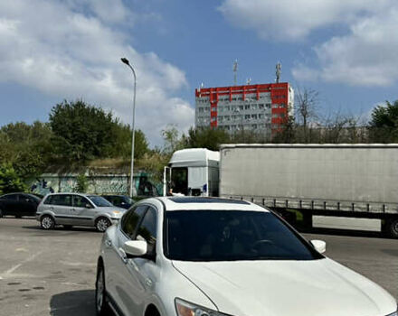 Белый Хонда Кросстур, объемом двигателя 2.4 л и пробегом 340 тыс. км за 12300 $, фото 5 на Automoto.ua