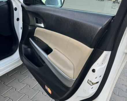 Білий Хонда Кросстур, об'ємом двигуна 3.47 л та пробігом 198 тис. км за 12800 $, фото 12 на Automoto.ua