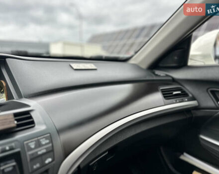 Білий Хонда Кросстур, об'ємом двигуна 2.35 л та пробігом 294 тис. км за 12950 $, фото 58 на Automoto.ua