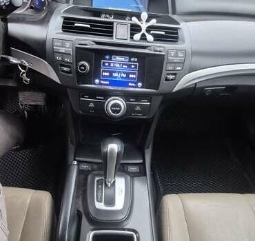 Белый Хонда Кросстур, объемом двигателя 2.4 л и пробегом 360 тыс. км за 13200 $, фото 5 на Automoto.ua