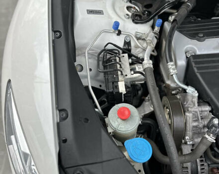 Білий Хонда Кросстур, об'ємом двигуна 2.35 л та пробігом 294 тис. км за 12950 $, фото 104 на Automoto.ua