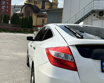 Белый Хонда Кросстур, объемом двигателя 2.4 л и пробегом 340 тыс. км за 12300 $, фото 9 на Automoto.ua