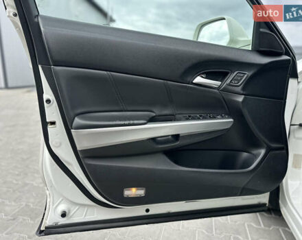 Білий Хонда Кросстур, об'ємом двигуна 2.35 л та пробігом 294 тис. км за 12950 $, фото 52 на Automoto.ua