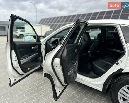 Білий Хонда Кросстур, об'ємом двигуна 2.35 л та пробігом 294 тис. км за 12950 $, фото 68 на Automoto.ua