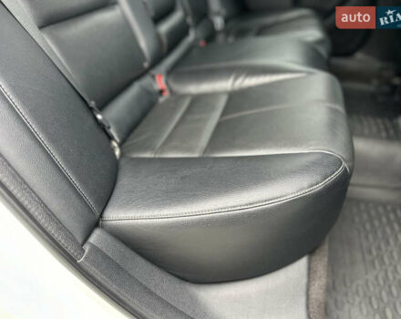 Білий Хонда Кросстур, об'ємом двигуна 2.35 л та пробігом 294 тис. км за 12950 $, фото 88 на Automoto.ua