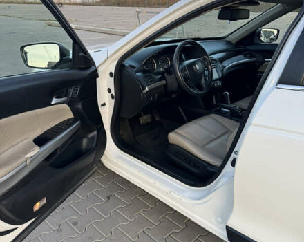 Білий Хонда Кросстур, об'ємом двигуна 3.47 л та пробігом 198 тис. км за 12800 $, фото 17 на Automoto.ua