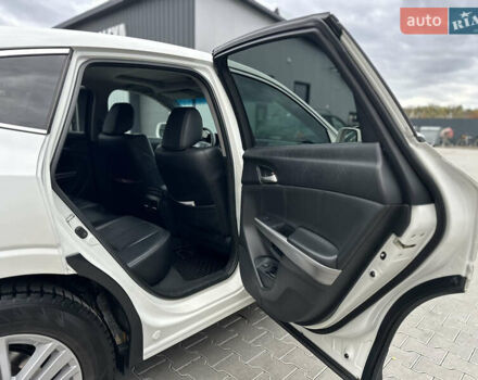 Білий Хонда Кросстур, об'ємом двигуна 2.35 л та пробігом 294 тис. км за 12950 $, фото 83 на Automoto.ua