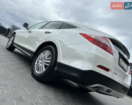 Білий Хонда Кросстур, об'ємом двигуна 2.35 л та пробігом 294 тис. км за 12950 $, фото 27 на Automoto.ua