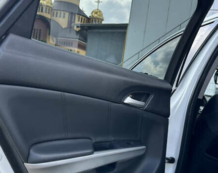 Белый Хонда Кросстур, объемом двигателя 2.4 л и пробегом 340 тыс. км за 12300 $, фото 19 на Automoto.ua