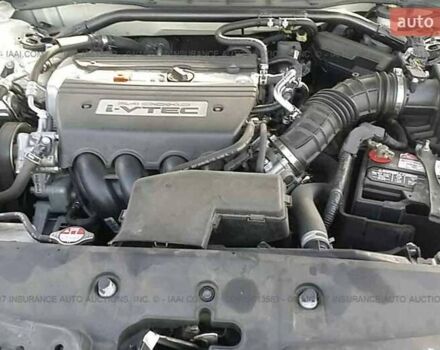 Білий Хонда Кросстур, об'ємом двигуна 2.4 л та пробігом 147 тис. км за 14000 $, фото 12 на Automoto.ua