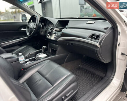 Білий Хонда Кросстур, об'ємом двигуна 2.35 л та пробігом 294 тис. км за 12950 $, фото 94 на Automoto.ua