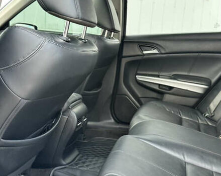 Белый Хонда Кросстур, объемом двигателя 2.4 л и пробегом 340 тыс. км за 12300 $, фото 17 на Automoto.ua