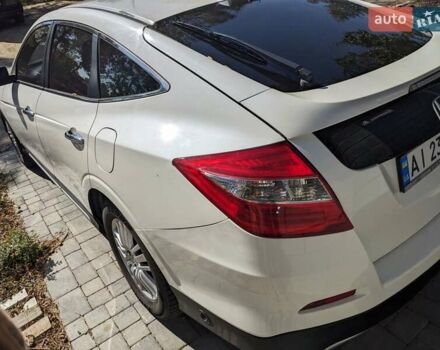 Белый Хонда Кросстур, объемом двигателя 2.36 л и пробегом 214 тыс. км за 11999 $, фото 5 на Automoto.ua