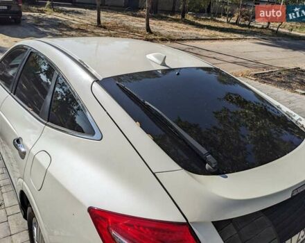 Белый Хонда Кросстур, объемом двигателя 2.36 л и пробегом 214 тыс. км за 11999 $, фото 6 на Automoto.ua