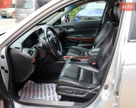 Серый Хонда Кросстур, объемом двигателя 3.5 л и пробегом 288 тыс. км за 14900 $, фото 15 на Automoto.ua