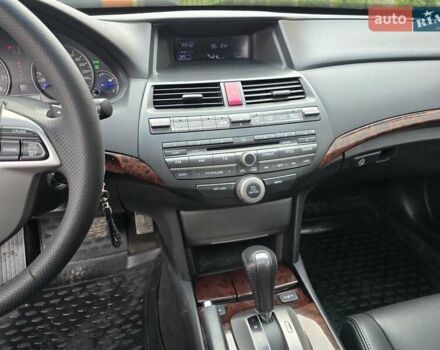 Серый Хонда Кросстур, объемом двигателя 3.47 л и пробегом 270 тыс. км за 11450 $, фото 17 на Automoto.ua