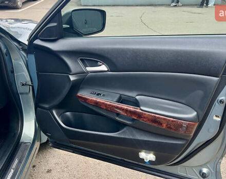 Серый Хонда Кросстур, объемом двигателя 2.35 л и пробегом 252 тыс. км за 11000 $, фото 19 на Automoto.ua