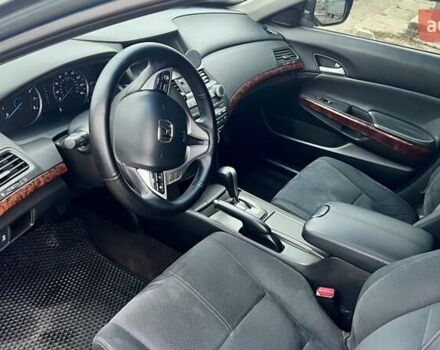 Серый Хонда Кросстур, объемом двигателя 2.35 л и пробегом 252 тыс. км за 11000 $, фото 14 на Automoto.ua