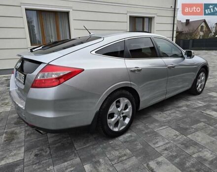 Серый Хонда Кросстур, объемом двигателя 3.47 л и пробегом 270 тыс. км за 11450 $, фото 7 на Automoto.ua