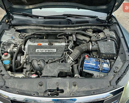 Серый Хонда Кросстур, объемом двигателя 2.35 л и пробегом 252 тыс. км за 11000 $, фото 27 на Automoto.ua