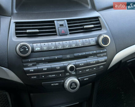 Сірий Хонда Кросстур, об'ємом двигуна 2.4 л та пробігом 235 тис. км за 11000 $, фото 19 на Automoto.ua