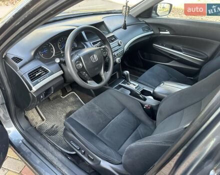 Сірий Хонда Кросстур, об'ємом двигуна 2.4 л та пробігом 235 тис. км за 11000 $, фото 14 на Automoto.ua