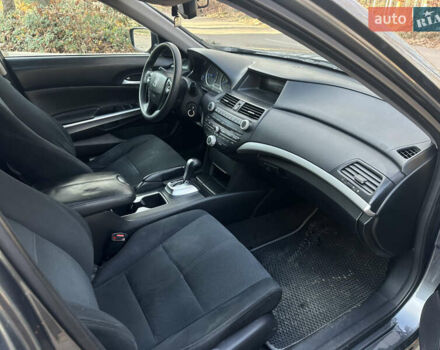 Сірий Хонда Кросстур, об'ємом двигуна 2.4 л та пробігом 235 тис. км за 11000 $, фото 21 на Automoto.ua