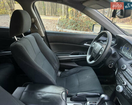 Сірий Хонда Кросстур, об'ємом двигуна 2.4 л та пробігом 235 тис. км за 11000 $, фото 22 на Automoto.ua