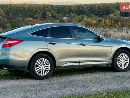 Серый Хонда Кросстур, объемом двигателя 2.35 л и пробегом 252 тыс. км за 11000 $, фото 1 на Automoto.ua