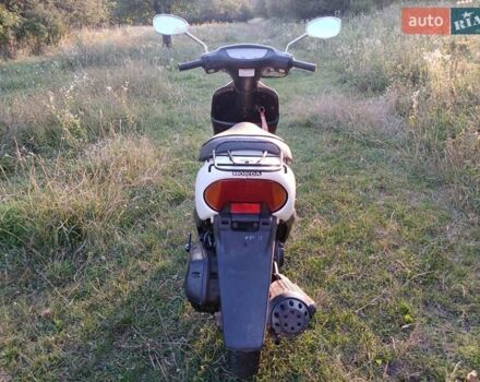 Белый Хонда Dio AF-34, объемом двигателя 0 л и пробегом 4 тыс. км за 360 $, фото 3 на Automoto.ua