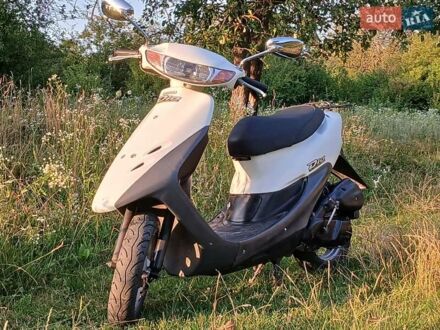 Хонда Dio AF-34 2004 в Волочиске на Automoto.ua Белый Хонда Dio AF-34, объемом двигателя 0 л и пробегом 4 тыс. км за 360 $, фото 1 на Automoto.ua