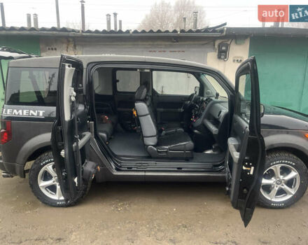 Чорний Хонда Елемент, об'ємом двигуна 2.4 л та пробігом 228 тис. км за 8500 $, фото 4 на Automoto.ua