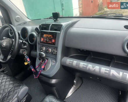 Чорний Хонда Елемент, об'ємом двигуна 2.4 л та пробігом 228 тис. км за 8500 $, фото 5 на Automoto.ua