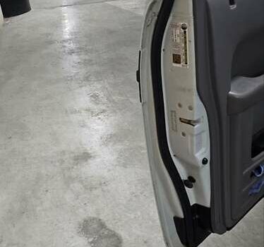 Сірий Хонда Елемент, об'ємом двигуна 2.4 л та пробігом 325 тис. км за 10500 $, фото 6 на Automoto.ua